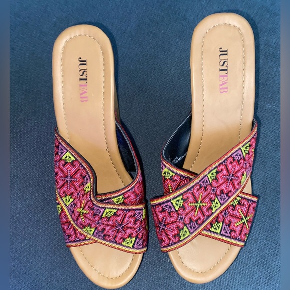 Justfab wedge slides - Picture 7 of 7